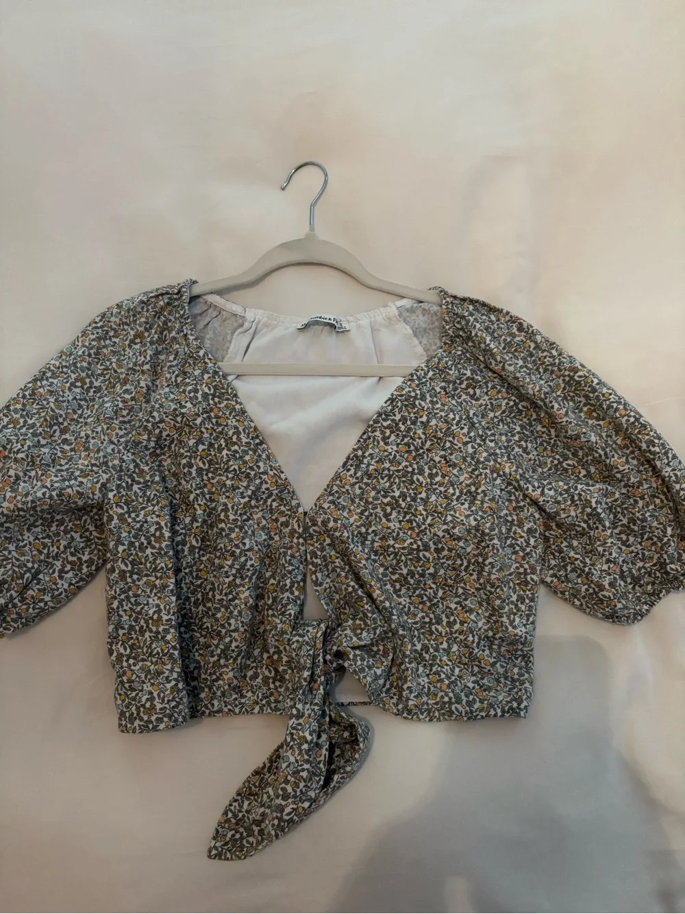 Abercrombie Floral Tie-Front Crop Top & Shorts Set - White/Olive